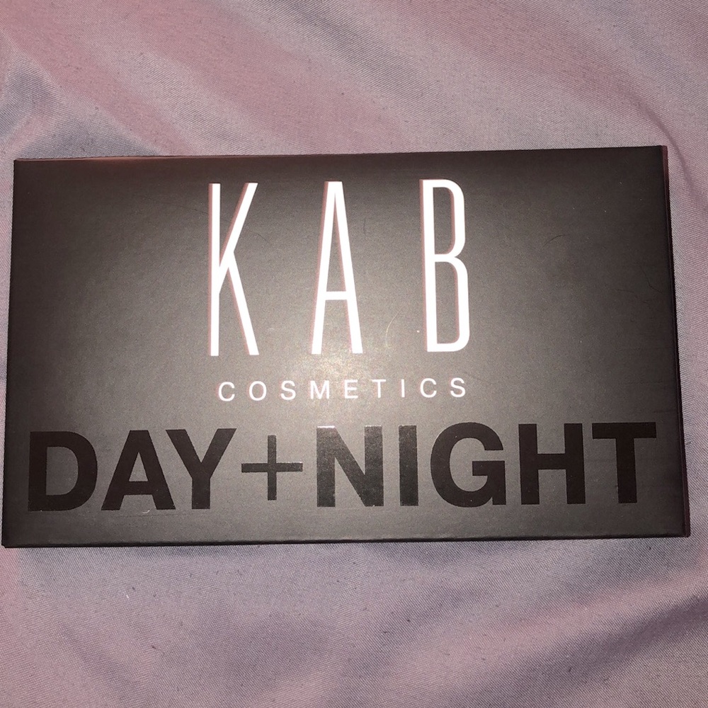 KAB COSMETICS DAY + NIGHT Eyeshadow palette